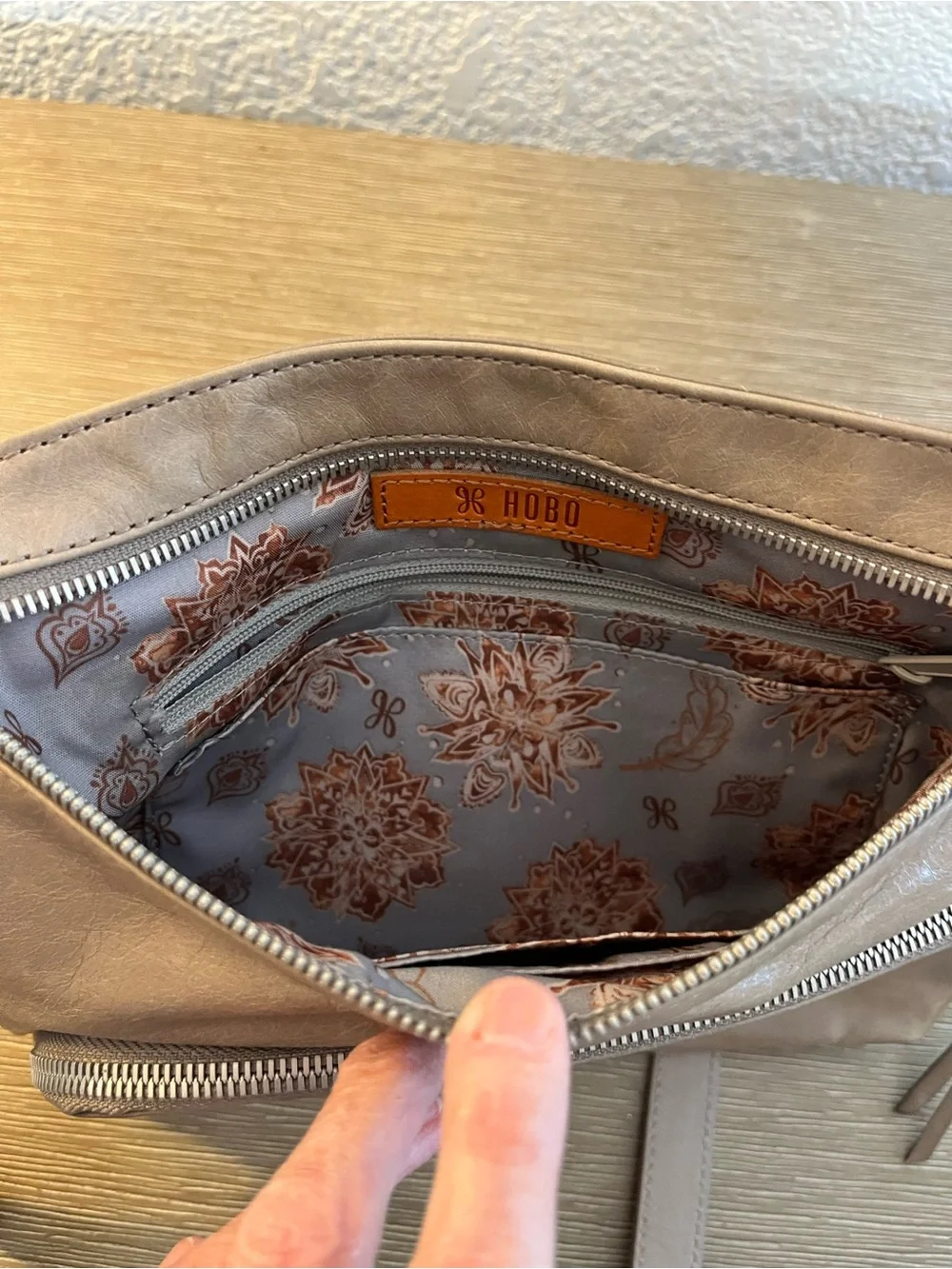 N/A compact taupe